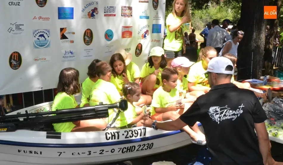 Foto 2 - El r&iacute;o &Aacute;gueda se muestra generoso en el concurso de pesca, que vuelve a superar los 200...