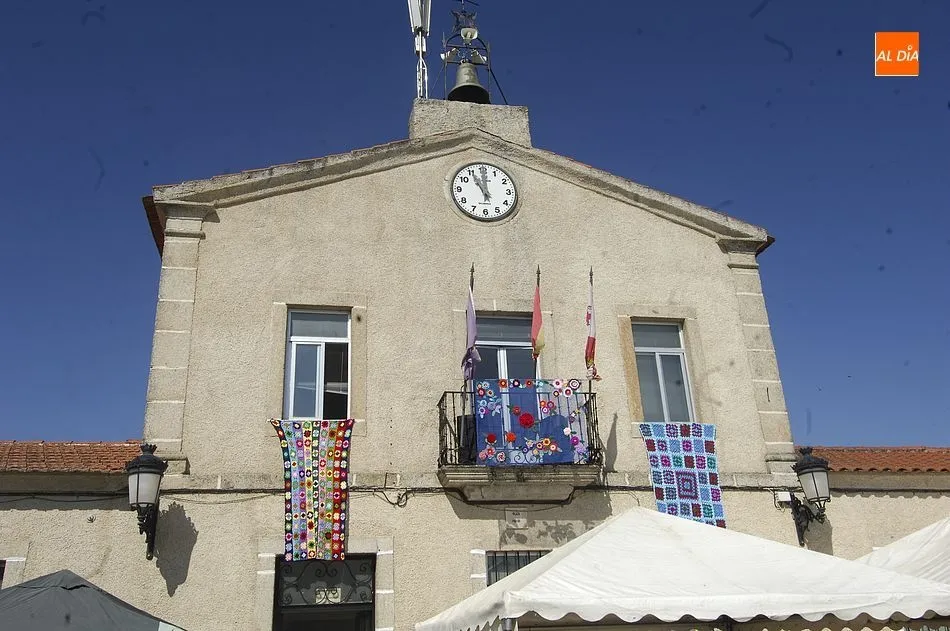 Foto 11 - Las mujeres de Aldea del Obispo estrenan con gran &eacute;xito la Feria Rural de la Raya  