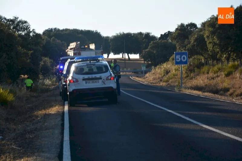Foto 3 - Un fallecido y tres heridos tras una salida de v&iacute;a en Ledesma
