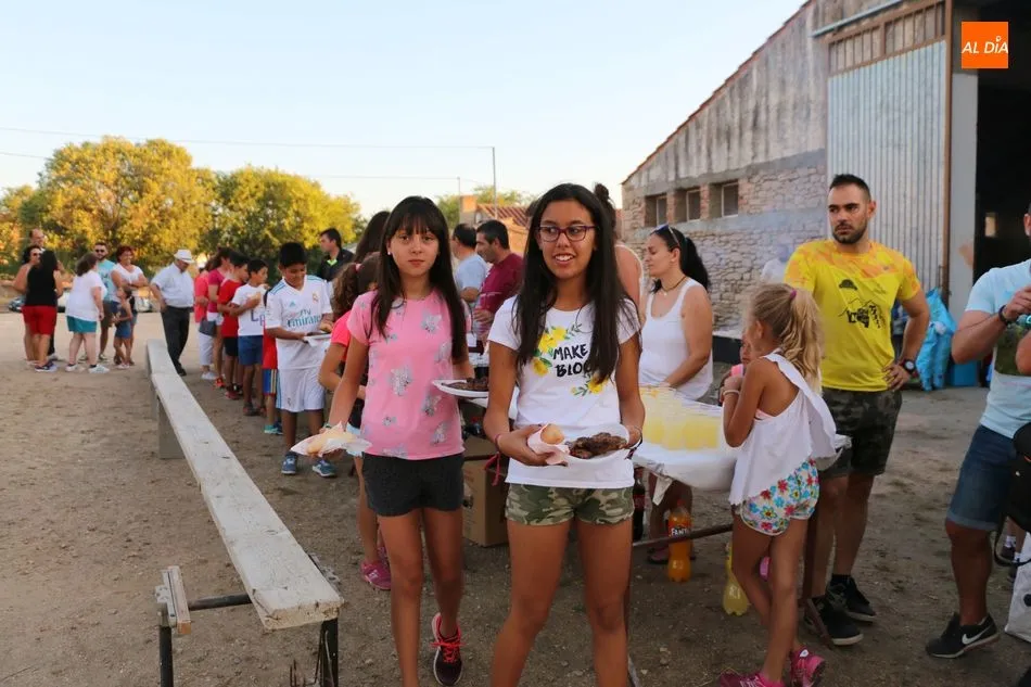 Foto 8 - Los vecinos de Cerralbo enfilan la recta final de las fiestas de Los Perdones con una parrillada  
