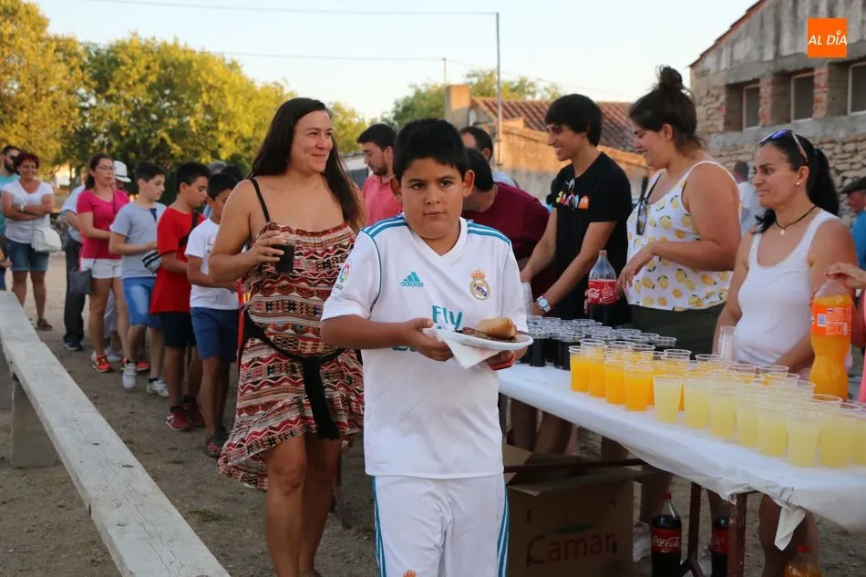 Foto 7 - Los vecinos de Cerralbo enfilan la recta final de las fiestas de Los Perdones con una parrillada  