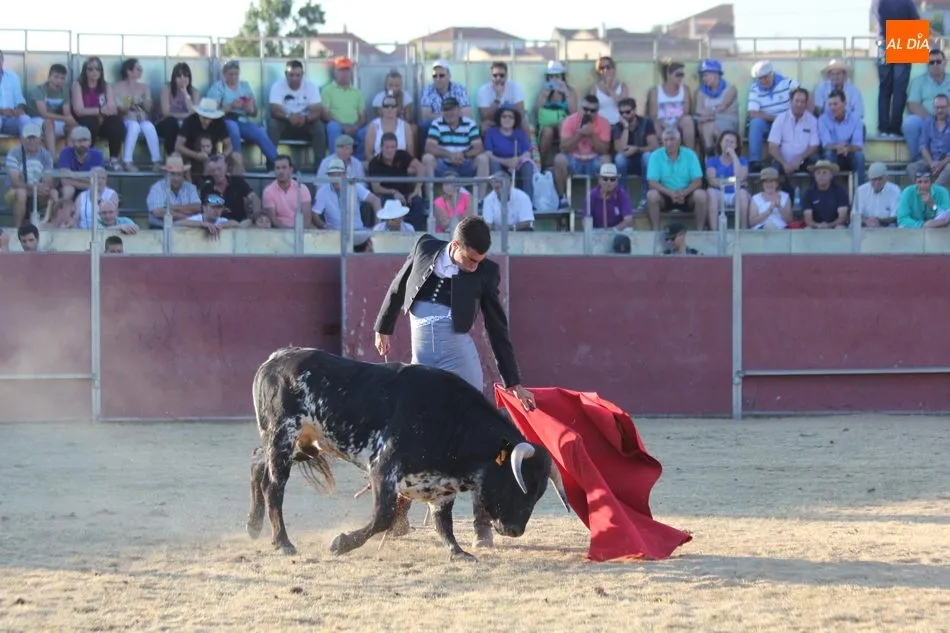Foto 7 - Buena tarde toros en Peralejos de Abajo a beneficio de Aspace  