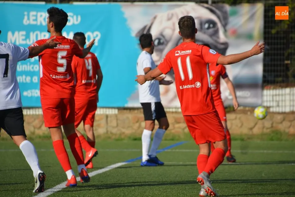 Foto 11 - El Salamanca UDS &lsquo;debuta&rsquo; en su pretemporada espa&ntilde;ola venciendo al Santa Marta (0-2)