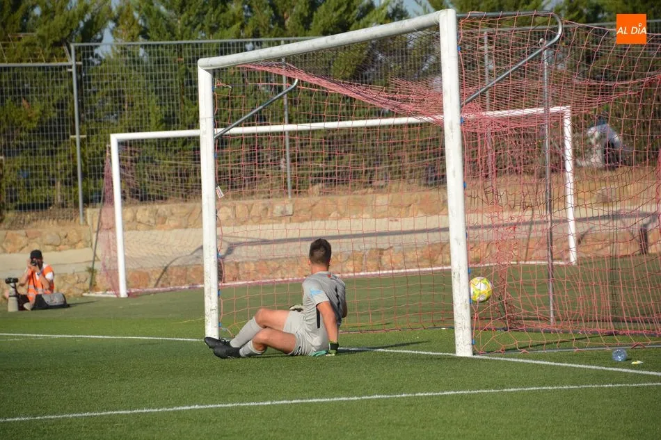 Foto 7 - El Salamanca UDS &lsquo;debuta&rsquo; en su pretemporada espa&ntilde;ola venciendo al Santa Marta (0-2)
