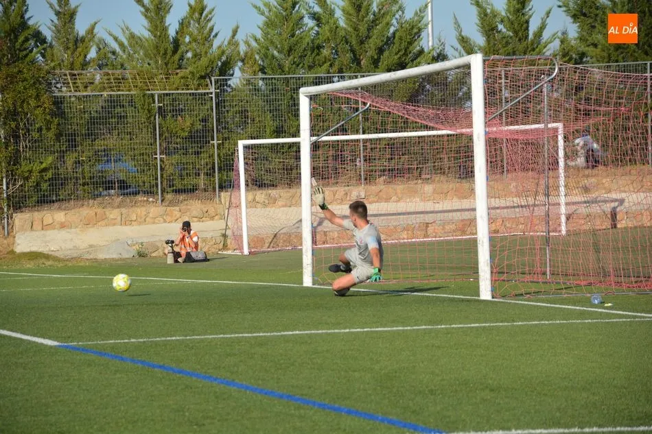Foto 6 - El Salamanca UDS &lsquo;debuta&rsquo; en su pretemporada espa&ntilde;ola venciendo al Santa Marta (0-2)