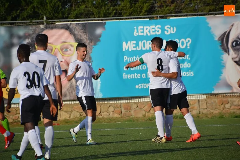 Foto 5 - El Salamanca UDS &lsquo;debuta&rsquo; en su pretemporada espa&ntilde;ola venciendo al Santa Marta (0-2)