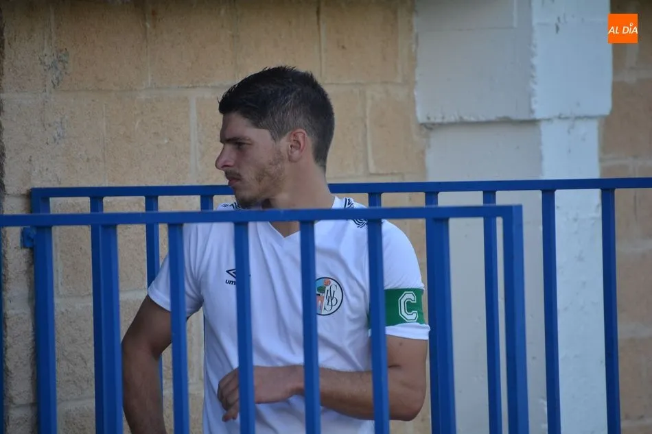 Foto 2 - El Salamanca UDS &lsquo;debuta&rsquo; en su pretemporada espa&ntilde;ola venciendo al Santa Marta (0-2)