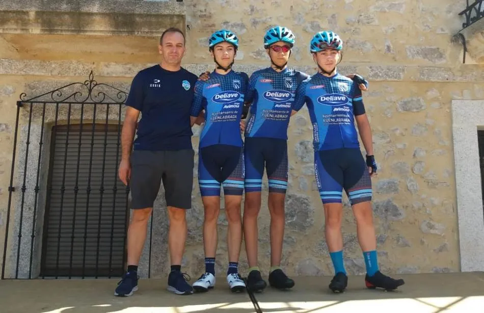 Foto 9 - Miguel &Aacute;ngel Molina se lleva al sprint el 1&ordm; Trofeo Ayuntamiento de Sancti-Sp&iacute;ritus  