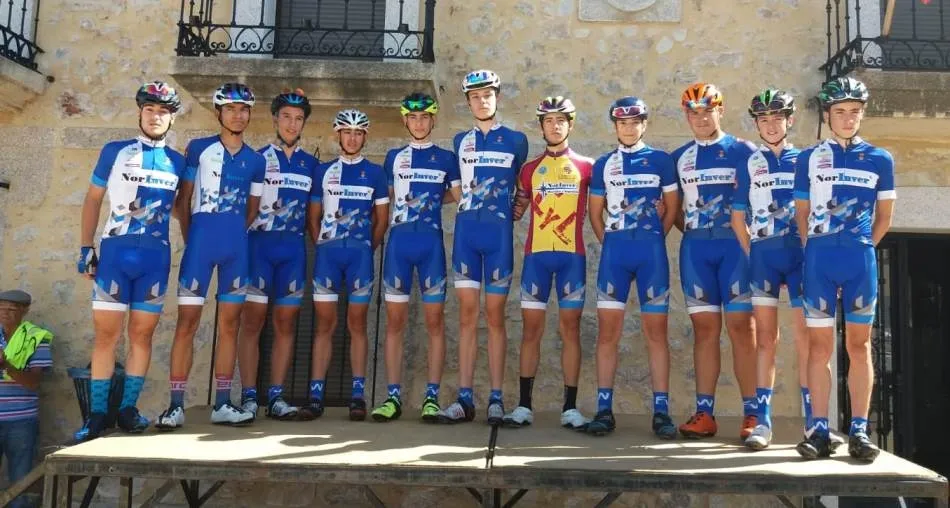 Foto 5 - Miguel &Aacute;ngel Molina se lleva al sprint el 1&ordm; Trofeo Ayuntamiento de Sancti-Sp&iacute;ritus  