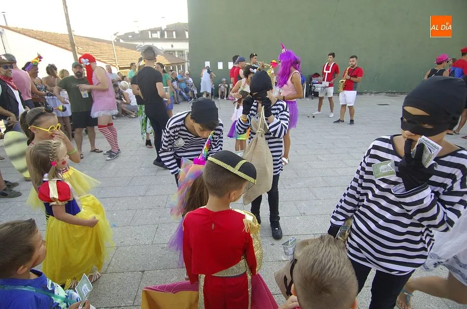 Foto 8 - Ni&ntilde;os y j&oacute;venes comandan la fiesta de disfraces de Agallas  