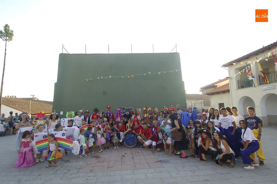 Foto 7 - Ni&ntilde;os y j&oacute;venes comandan la fiesta de disfraces de Agallas  
