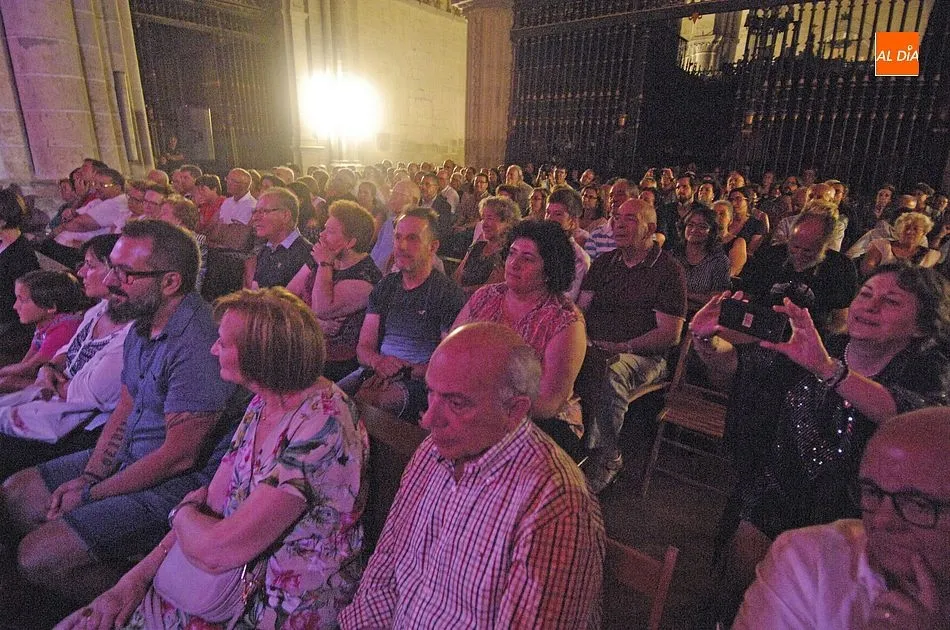 Foto 5 - Llenazo en el concierto de Carlos N&uacute;&ntilde;ez en la Catedral  