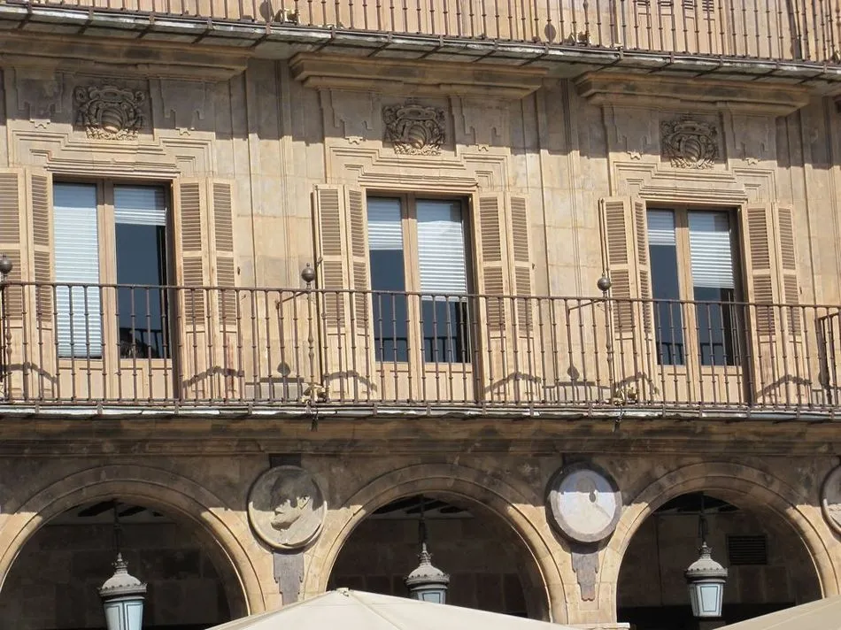 Foto 8 - Ciudadanos por la Defensa del Patrimonio pide revisar el Plan Director de la Plaza Mayor para su...