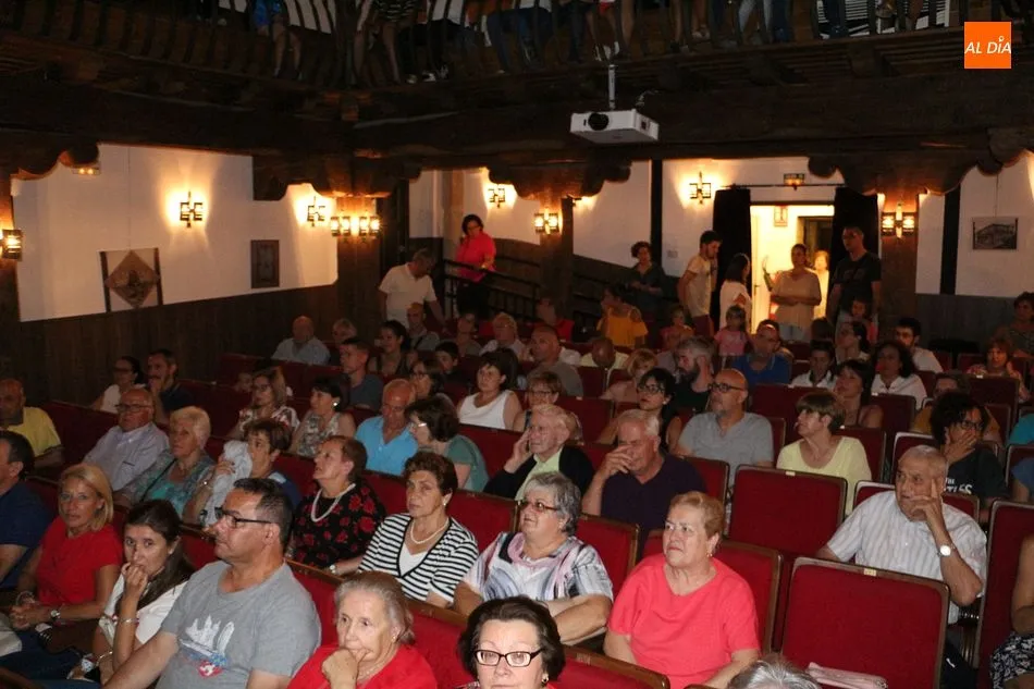 Foto 10 - La Alberca escenifica la inauguraci&oacute;n de su centenario teatro