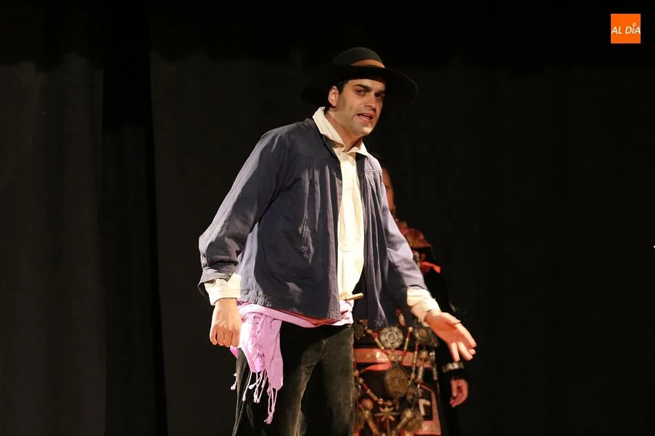 Foto 8 - La Alberca escenifica la inauguraci&oacute;n de su centenario teatro
