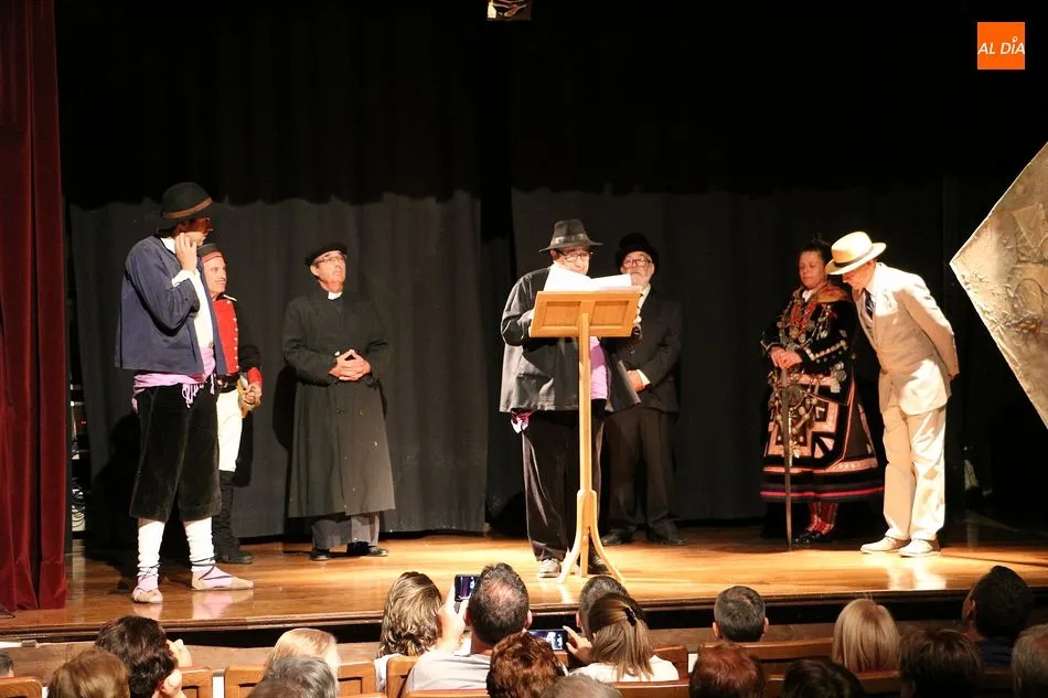 Foto 6 - La Alberca escenifica la inauguraci&oacute;n de su centenario teatro