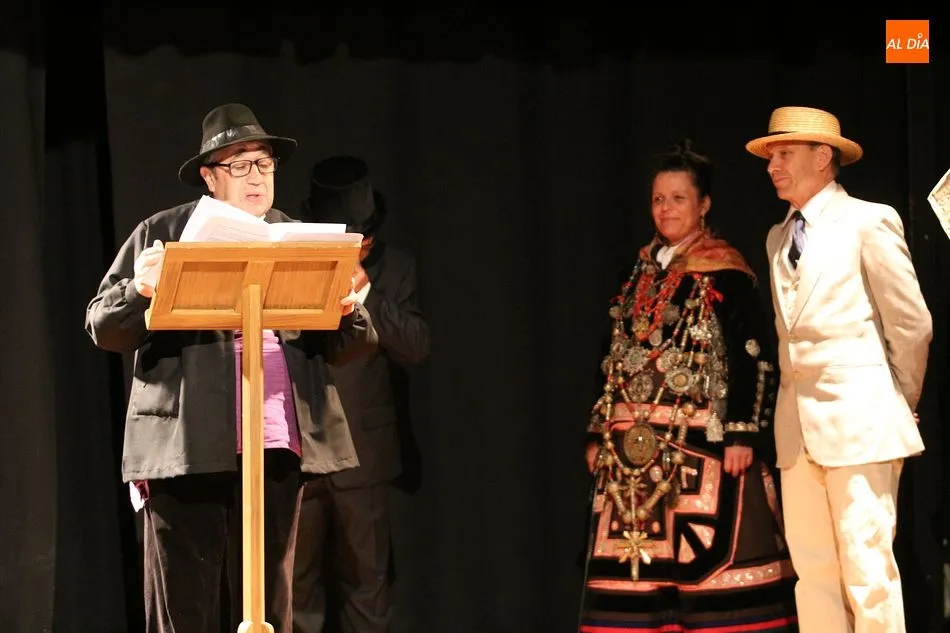 Foto 5 - La Alberca escenifica la inauguraci&oacute;n de su centenario teatro