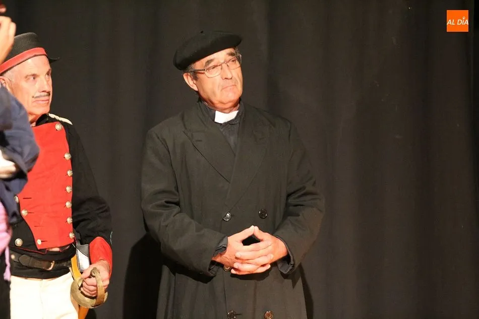 Foto 4 - La Alberca escenifica la inauguraci&oacute;n de su centenario teatro
