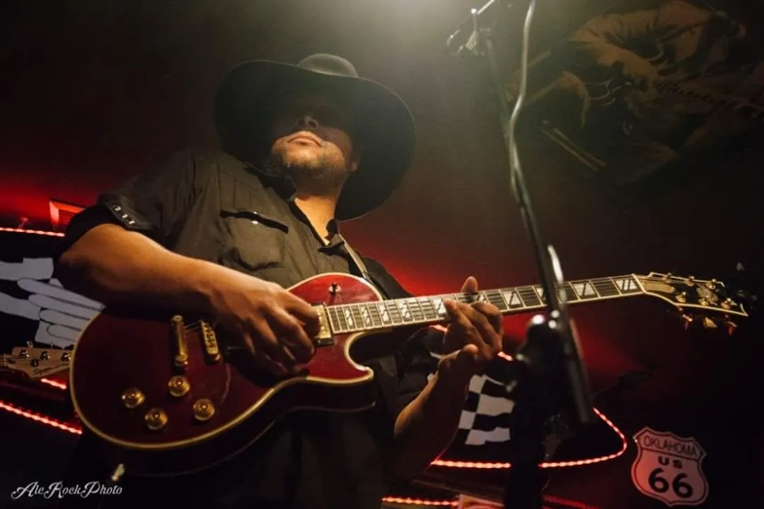 David Maho es joven guitarrista con más de 20 años de carrera profesional