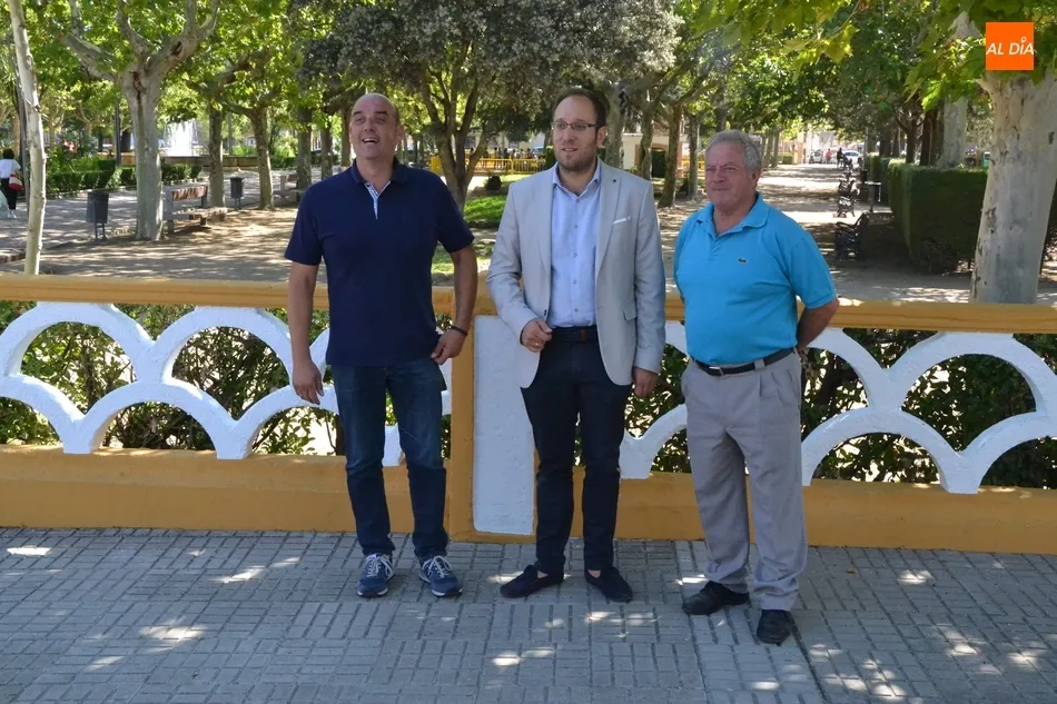 Foto 2 - Presentada la renovada imagen de la valla del Parque de La Glorieta  