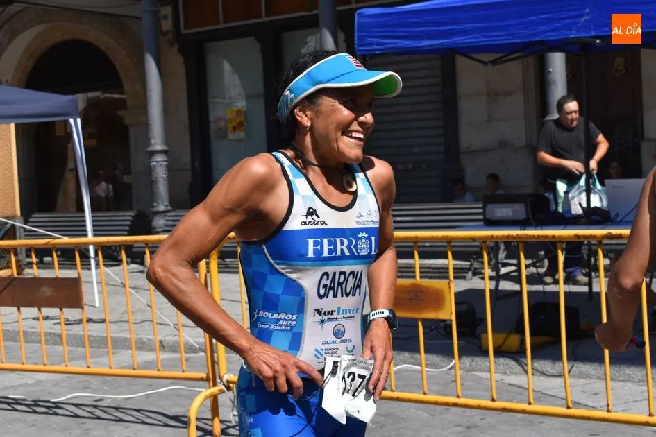 Foto 8 - Miguel Risco y Mar&iacute;a Jos&eacute; Garc&iacute;a se imponen en el Triatl&oacute;n Sprint de Alba de Tormes