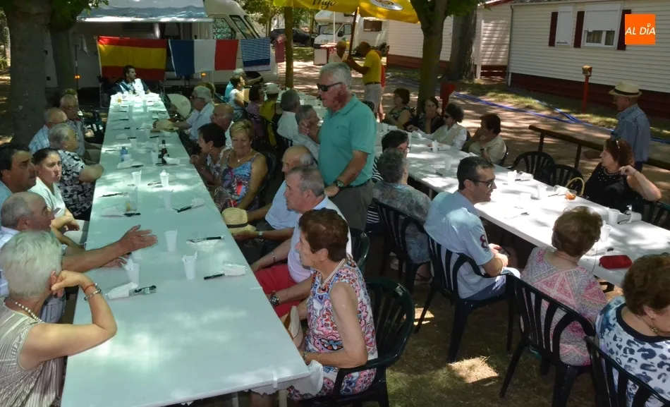 La AVV de El Puente busca a los ganadores de los jamones sorteados en sus fiestas  