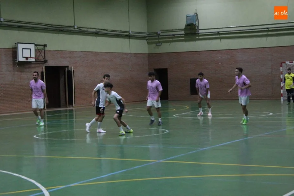 Foto 8 - Excelente ambiente &lsquo;futsal&rsquo; en el Torneo de F&uacute;tbol Sala de Vitigudino  