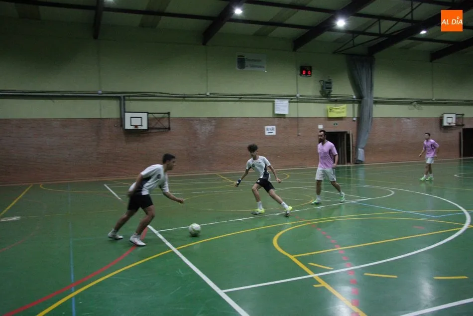 Foto 7 - Excelente ambiente &lsquo;futsal&rsquo; en el Torneo de F&uacute;tbol Sala de Vitigudino  