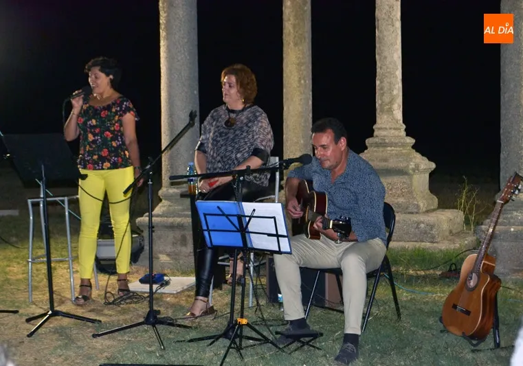 Foto 2 - La m&uacute;sica del Grupo Arena y su concierto especial junto al Humilladero ponen el broche a las...