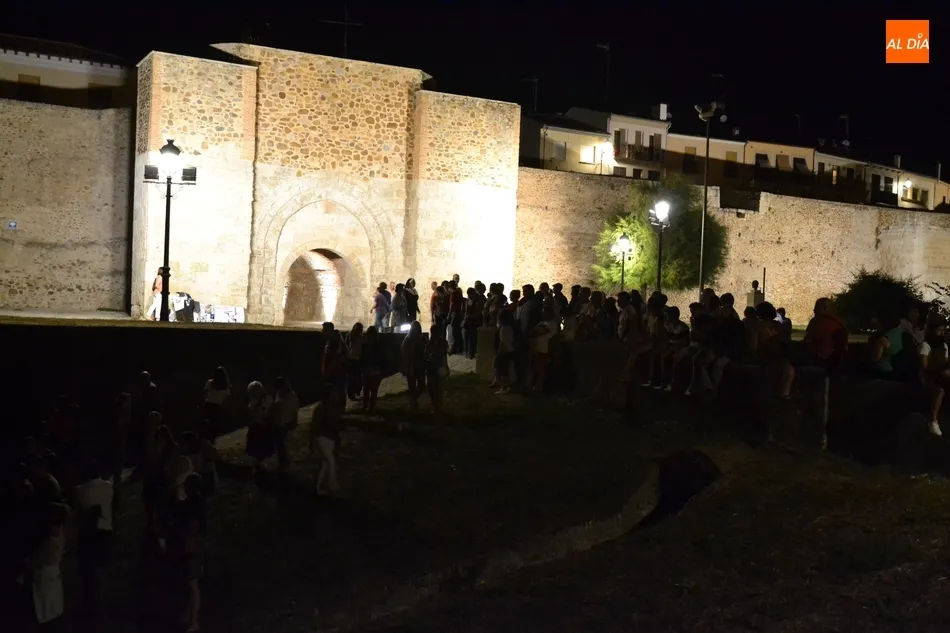 Foto 4 - Desbordante asistencia a la primera cita en agosto con la Ruta de los Malditos 75 Aniversario  