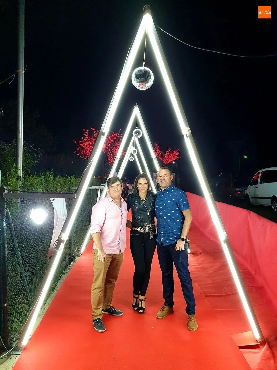 Foto 2 - La &lsquo;Frades Summer Party 2019&rsquo; recoge&nbsp;casi 4.000 litros de leche y aceite para el Banco de...