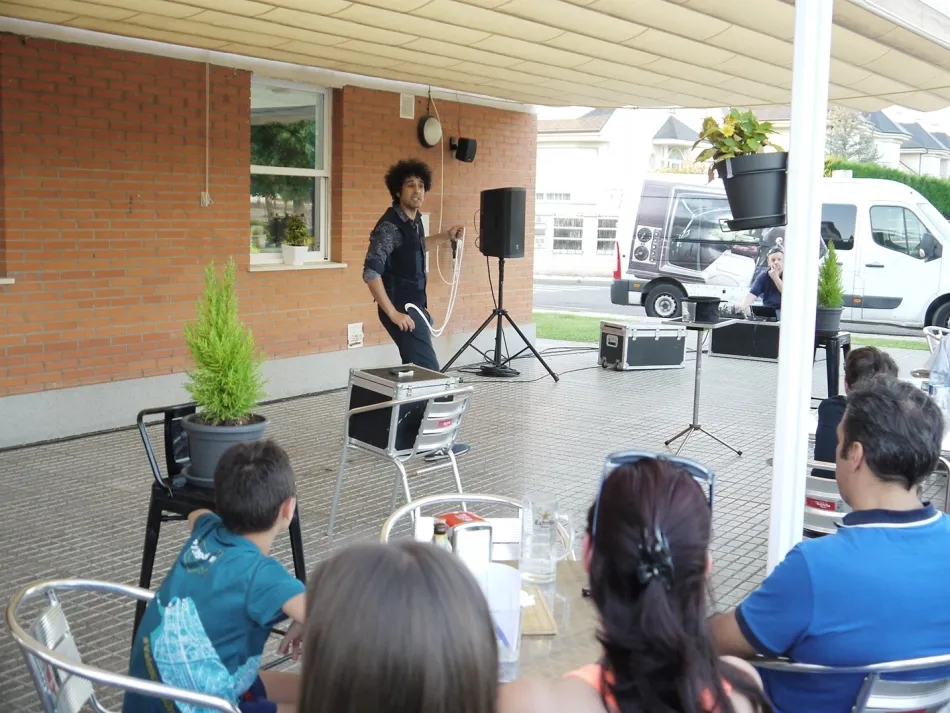 Foto 4 - Miguel de Lucas abre el Festival de Magia que seguir&aacute; en Carbajosa hasta el domingo