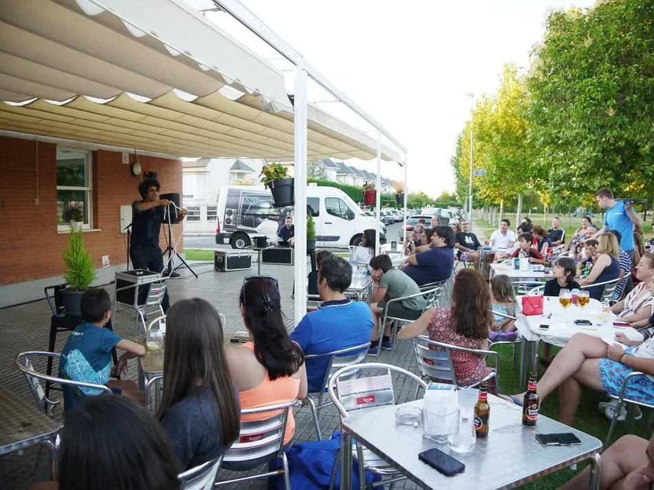 Foto 3 - Miguel de Lucas abre el Festival de Magia que seguir&aacute; en Carbajosa hasta el domingo