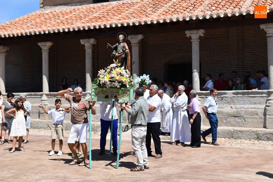 Foto 9 - D&iacute;a grande en Gajates con la procesi&oacute;n de El Salvador