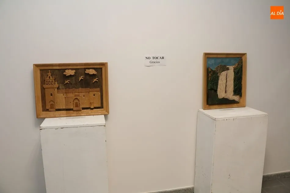 Foto 11 - Juli&aacute;n Vicente Mart&iacute;n muestra en Vitigudino su arte en madera en tres dimensiones  