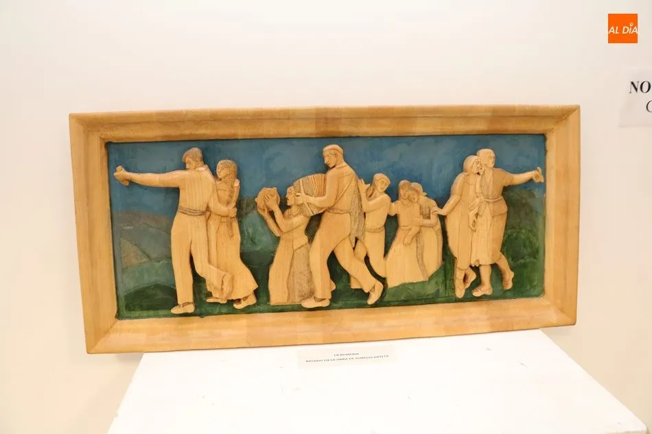 Foto 9 - Juli&aacute;n Vicente Mart&iacute;n muestra en Vitigudino su arte en madera en tres dimensiones  