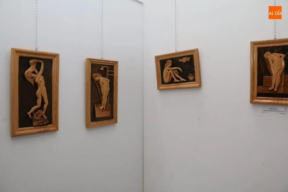 Foto 7 - Juli&aacute;n Vicente Mart&iacute;n muestra en Vitigudino su arte en madera en tres dimensiones  
