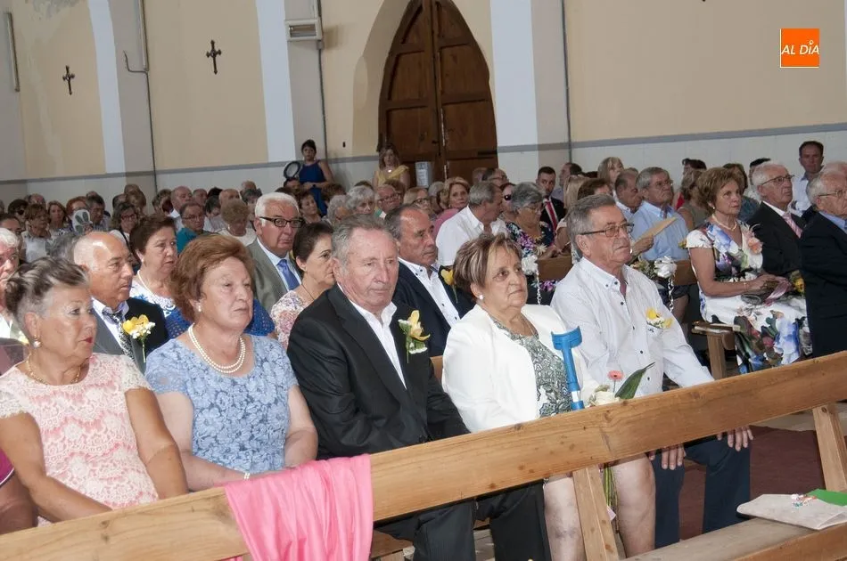 Foto 2 - Un total de 26 matrimonios de toda la comarca festejan en Sancti-Sp&iacute;ritus sus Bodas de Oro  