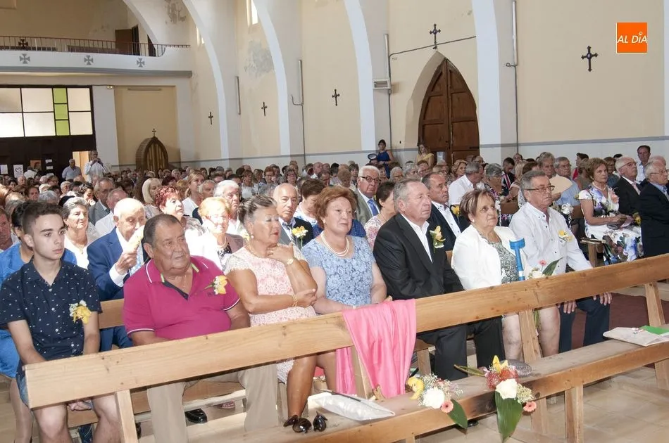 Foto 4 - Un total de 26 matrimonios de toda la comarca festejan en Sancti-Sp&iacute;ritus sus Bodas de Oro  