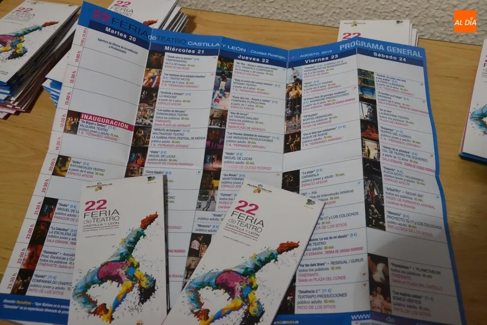 Foto 4 - Ya est&aacute; disponible el folleto de mano de la Feria de Teatro, que cambia de formato  