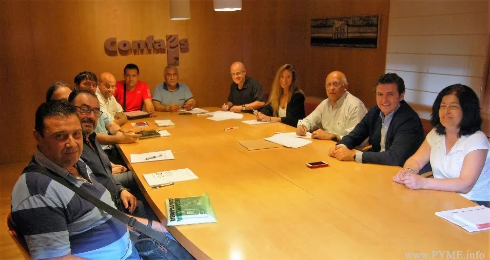 Representantes de las entidades que han firmado este convenio