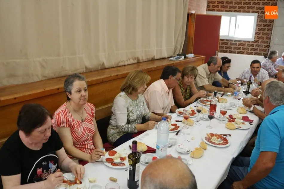 Foto 7 - Los mayores de El Cubo de Don Sancho celebran su comida de hermandad anual  