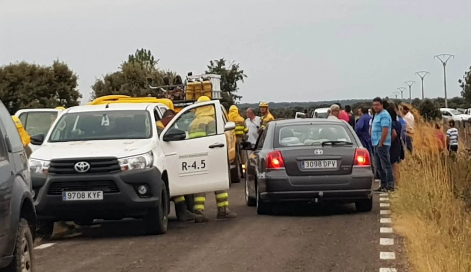 Las llamas calcinan 1,7 hectáreas de encinas en Tenebrón  