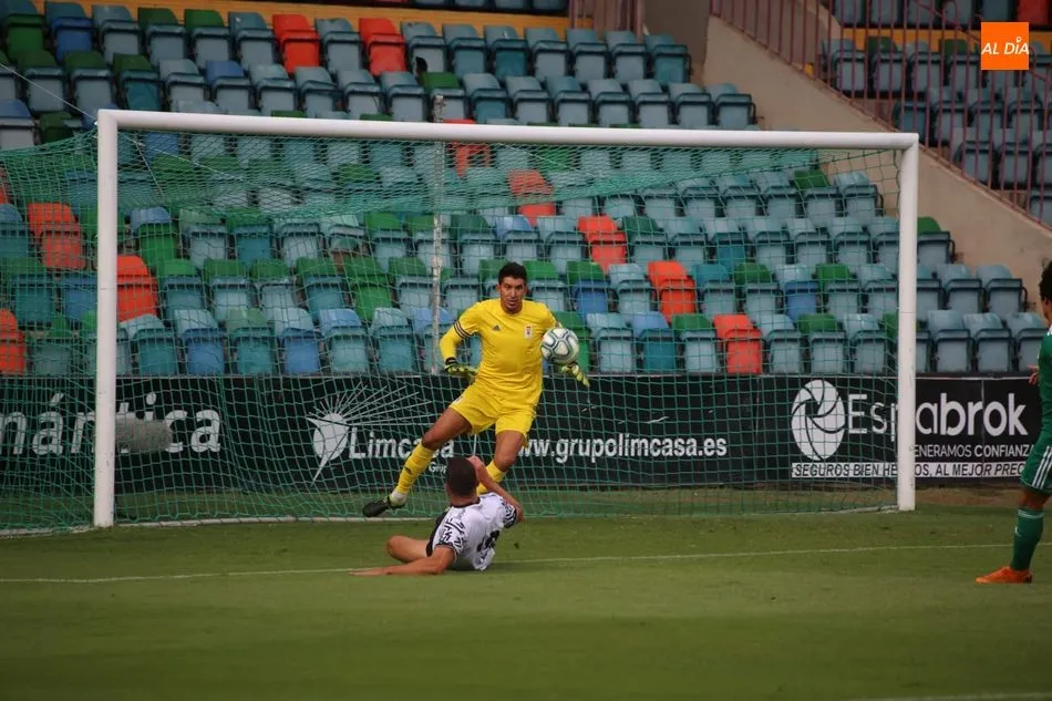 Foto 9 - Un buen Salamanca UDS cae a manos del Real Oviedo (0-1)