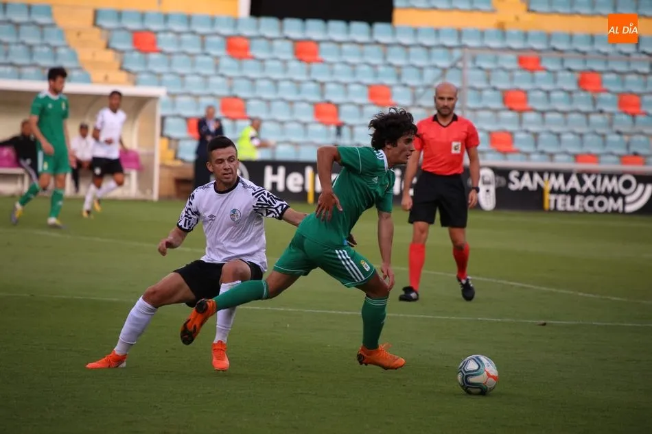 Foto 6 - Un buen Salamanca UDS cae a manos del Real Oviedo (0-1)