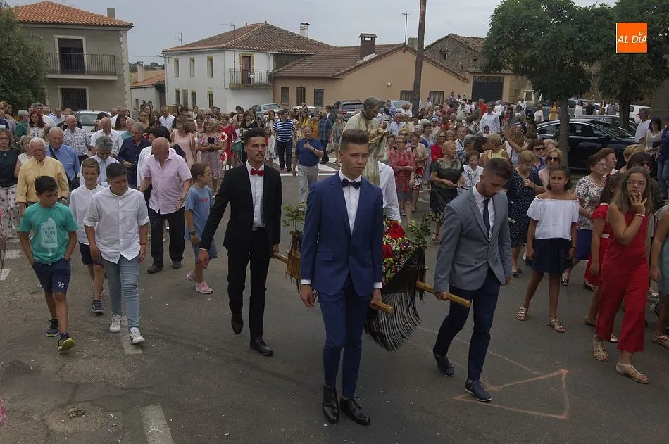 Procesión en la mañana del miércoles por las calles de la localidad | Fotos Adrián Martín