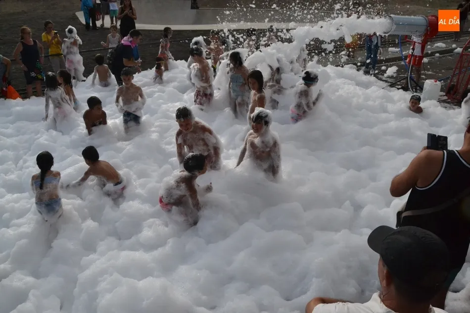Foto 11 - Los ni&ntilde;os disfrutan de un complet&iacute;simo d&iacute;a de fiesta en el entorno del r&iacute;o  