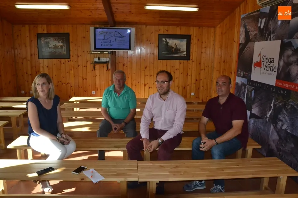 El punto de atención a los turistas se traslada al CRV, que reabre sus puertas cuatro años...