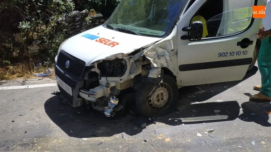 La furgoneta de reparto / Kiko Robles