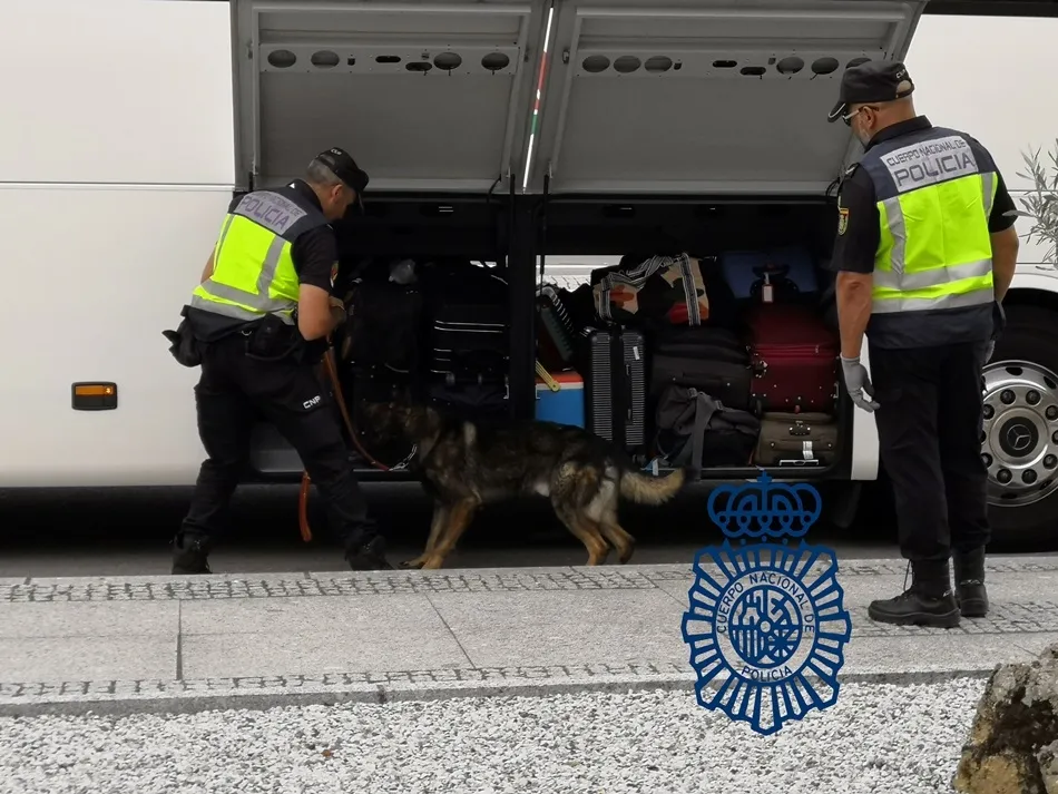 Foto 2 - Una operaci&oacute;n policial en clubes de alterne localiza a tres posibles v&iacute;ctimas de explotaci&oacute;n...
